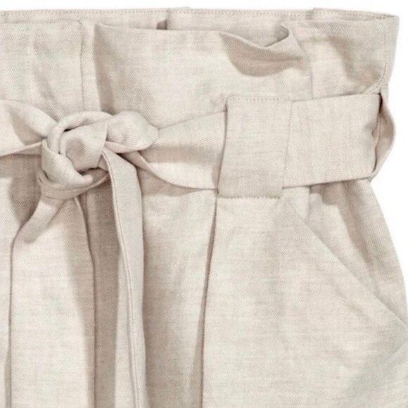 H&M linen cargo skirt front patch pockets wide tie belt. Women's Size 6 - Picture 4 of 6